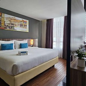 Days Hotel & Suites By Wyndham Fraser Business Park Kl